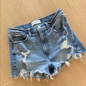 ABERCROMBIE High Rise Mom Short Medium Blue size 28/6